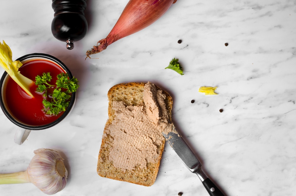 Gazpacho en toast met vegetarische paté